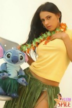 Selena Spice en una fiesta hawaiana, foto 5