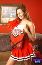 Tetona Jenna Doll es una cheerleader muy caliente, foto 13