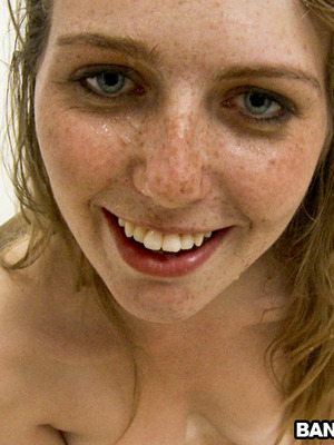 Emma Ash y desconocido