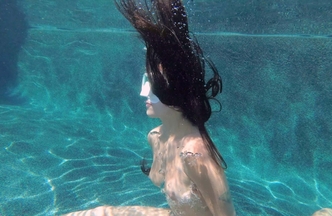 Mi Ha Doan folla hasta debajo del agua, foto 12